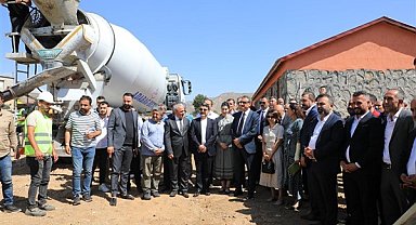 Her Çocuk Bir Define: Dünya İnsani Dayanışma Derneği 11. köy okulunun temelini attı