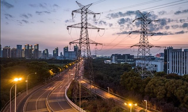 IEA: Küresel elektrik talebi bu yıl ve önümüzdeki yıl güçlü bir şekilde artacak