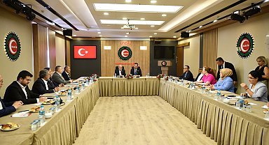 İmamoğlu, Türk-İş ve Hak-İş Genel Merkezlerini ziyaret etti