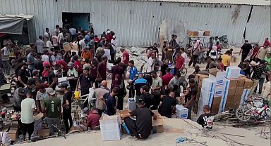 İsrail tankları Deyr el-Balah'a yaklaşırken BM yardımları durdurdu