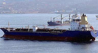 İstanbul Boğazı’nda arızalanan tanker, Türkeli Demir Sahası’na demirletildi