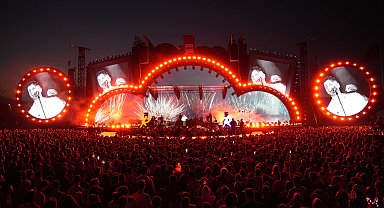 İstanbul Festivali coşkusu Semicenk ve Reynmen konseriyle devam etti