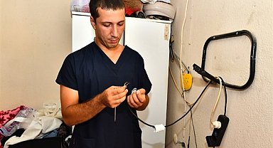 İzmir Büyükşehir Belediyesi Eşrefpaşa Hastanesi Evde Mini Bakım Onarım Ekibi çalışıyor