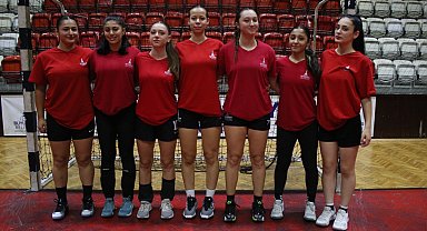 İzmir Büyükşehir Belediyesi sporcuları Hentbol Kadınlar Süper Ligi’nde oynayacak