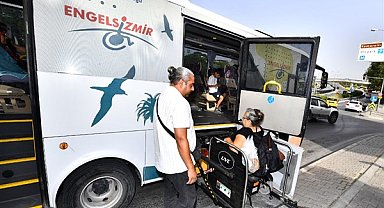 İzmir Büyükşehir Belediyesinden denize gitmek isteyen engelli vatandaşlara destek