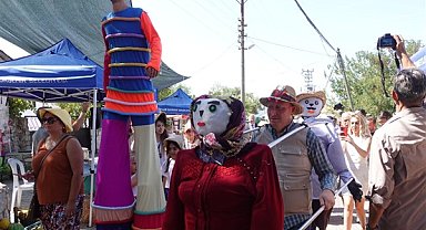 İzmir'de Barbaros Oyuk Festivali yapıldı