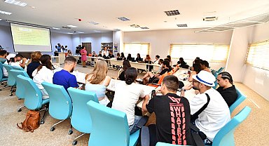 İzmir'de Gençlik Hakları Çalıştayı başladı