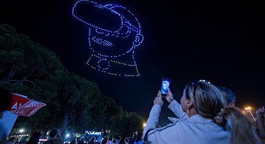 İzmir Enternasyonal Fuarı açılışında dron gösterileri yapıldı