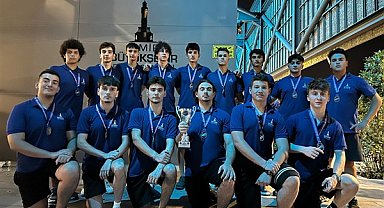 İzmirli sporcular, U15-U21 Sualtı Ragbisi Türkiye Şampiyonası’nda üçüncü oldu