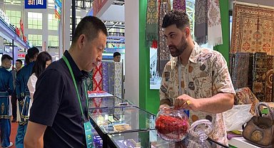 Kaşgar'da düzenlenen fuara büyük ilgi
