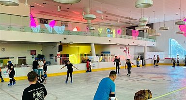 Kayseri’de Buz Pateni Pisti her gün vatandaşlara hizmet veriyor