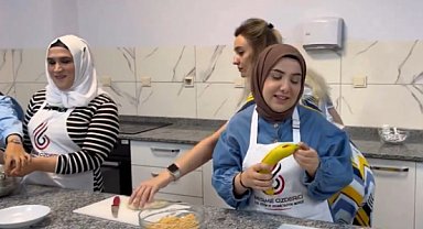 Kayseri'de özel öğrenciler, öğretmenleriyle mutfağa girdi