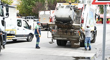 Mamak Belediyesi Kayaş Caddesi’nde temizlik çalışması yaptı