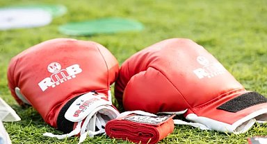Milli boksör Esra Yıldız Kahraman, Brezilyalı rakibini yenerek yarı finale yükseldi