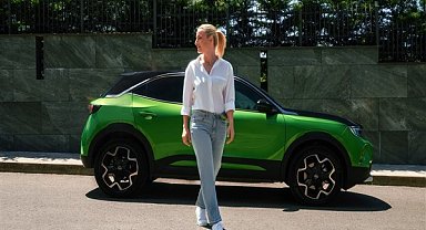 Milli voleybolcu Gizem Örge ve Opel Mokka’nın enerjisi birleşti