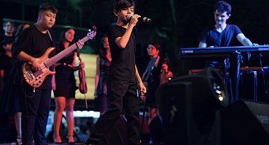 MOD10 Gençlik Orkestrası, Erdek'te konser verdi