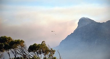 MSB, Manisa’daki orman yangınına müdahale için 4 helikopter görevlendirdi
