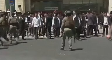 Polis ve ultra-Ortodoks Yahudi protestocular çatıştı