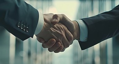 Ticaret Bakanı Bolat, Pakistan Maliye Bakanı Aurangzeb ile görüştü