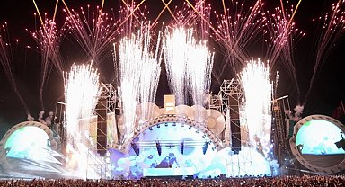 Tiesto, İstanbul’da on binlerle buluştu!