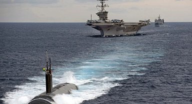 Tümamiral Akhtar, TCG Preveze ve TCG Pirireis denizaltılarını ziyaret etti