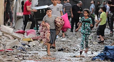 UNRWA: İsrail'in tahliye emri vermesinin ardından aileler El Maghazi bölgesinden kaçıyor