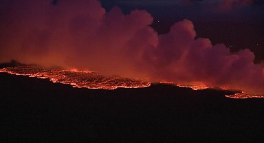 Volkanolog: İzlanda'da birkaç yüz yıl sürecek püskürme olasılığı var