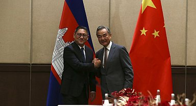 Wang Yi'den yüksek nitelikli Çin-Kamboçya işbirliği çağrısı
