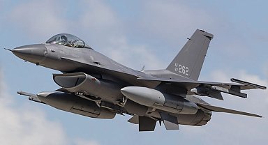 WSJ: ABD'li yetkililer F-16'lara hizmet için Ukrayna'ya Amerikalı göndermekten vazgeçti