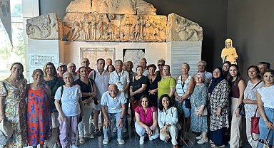 Yaşlı evleri üyeleri Antalya Müzesi’ni gezdi