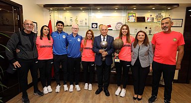 Yenimahalle Belediye Görme Engelliler Spor Kulübü’nden 5 sporcu Paris'e gitti