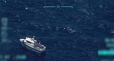 Yunanistan Sahil Güvenlik botunun bıraktığı düzensiz göçmenler kurtarıldı
