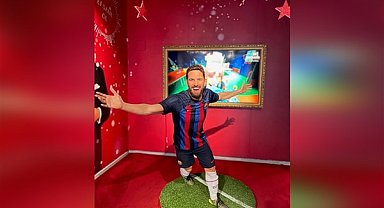 “Yüzleşme” belgeseliyle gündemdeki ünlü futbolcu Arda Turan’ın balmumu figürüne ilgi arttı