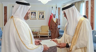 Zayani, Katar'ın Bahrain Büyükelçisi Al Khater'in güven mektubunu kabul etti