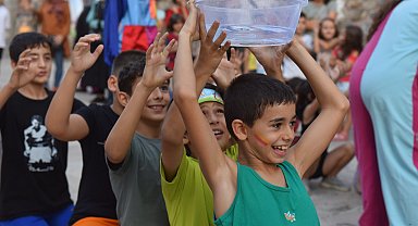 15 bin çocuk sokak oyunlarında buluştu