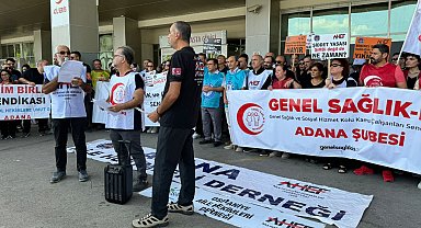Aile hekimleri Adana'da meslektaşlarına yapılan şiddeti kınamak için toplandı