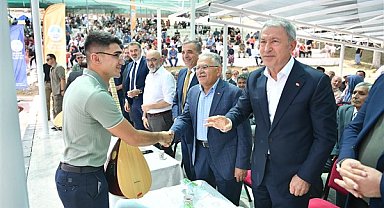 Akar ve Büyükkılıç, milletvekilleri ile birlikte Dadaloğlu Şenliklerine katıldı