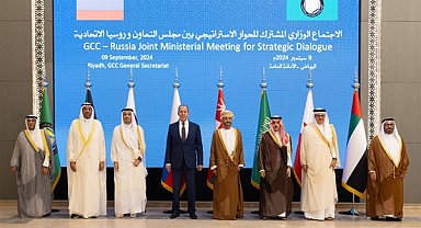 Al-Thani, KİK ile Rusya Federasyonu 7. Ortak Bakanlar Toplantısına başkanlık etti