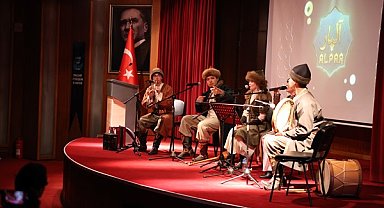 Alpar Tatar Etno müzik grubunu Eskişehir’de sahne aldı