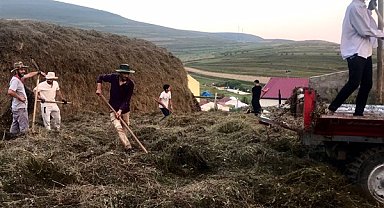 Ardahan’daki yağışlar çiftçilerin yem olarak topladığı otları çürüttü