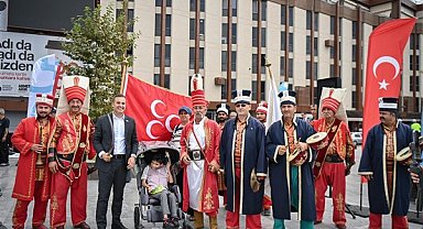 Başkan Akın: Alın teriyle evine ekmek götüren esnafımızın yanındayız