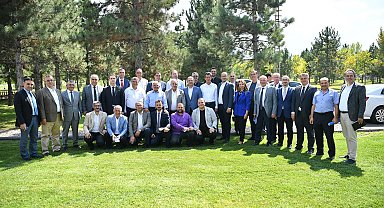 Başkan Büyükkılıç'tan, kurmayları ile Yatırım Değerlendirme ve Koordinasyon Toplantısı