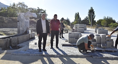 Başkan Kantartopu, Çay İlçesi'ndeki Yol Çalışmalarını Yerinde İnceledi
