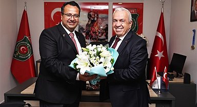 Başkan Özdemir, şehit ve gazi derneklerini ziyaret etti