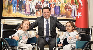 Başkan Özer, kitaplarının gelirini SMA hastası ikizlere bağışladı