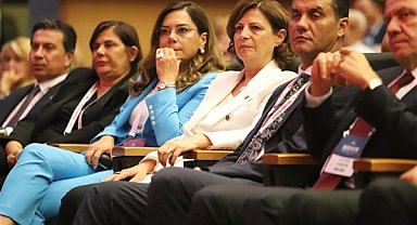 Başkan Ünlüce, kurultay toplantısına katıldı
