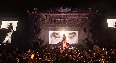 Çim Konserleri’nde “Motive” rüzgarı