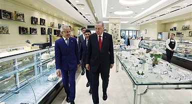 Cumhurbaşkanı Erdoğan, Ankara'da bir pastaneyi ziyaret etti