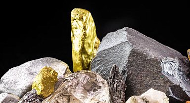 DEĞERLİ METALLER - Altın ABD vadeli işlemlerinde 2.630,30 dolara kadar yükseldi