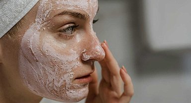 Dermatolog Dr. Babür Süer uyarıyor: Güzellik rutininizdeki gizli tehlikeler
